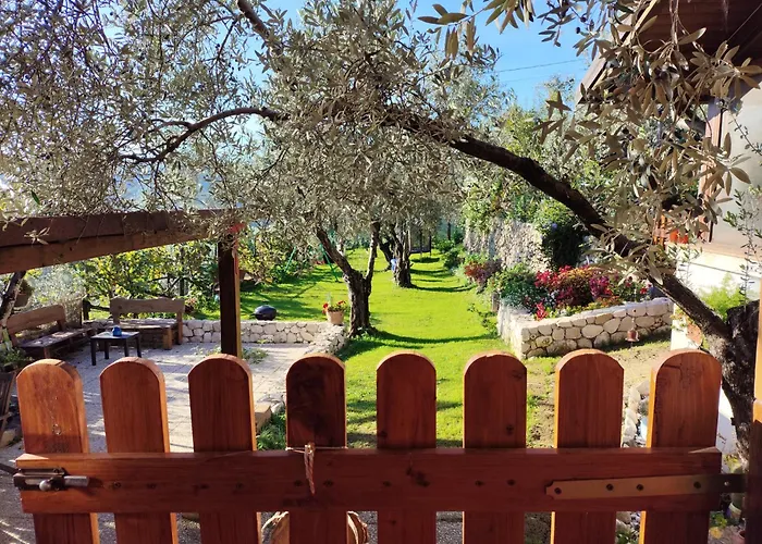 La casetta indipendente, con ampio spazio verde